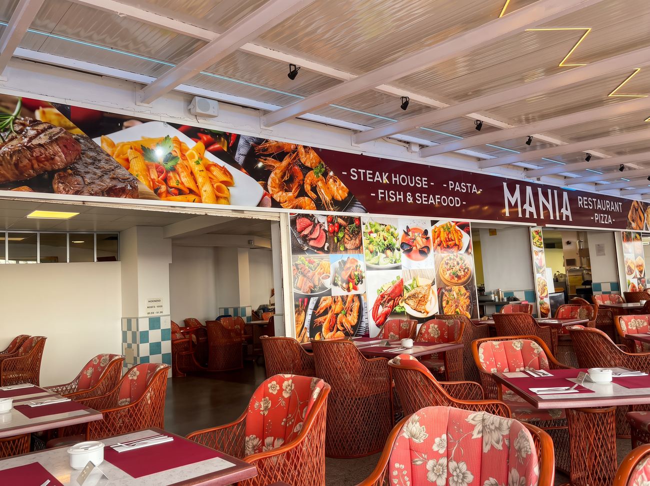 Mania Restaurante terrace